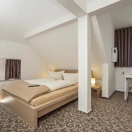Lok-inn Guest house