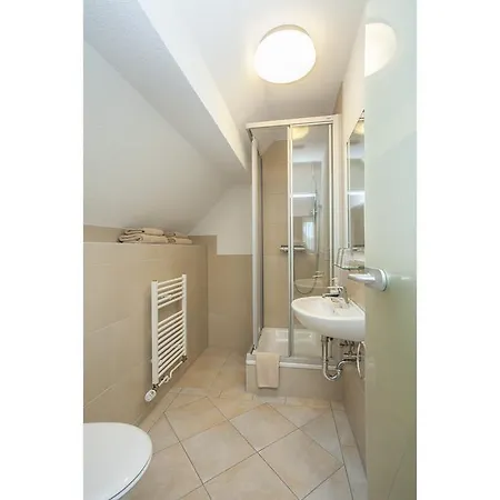 Lok-inn בית הארחה